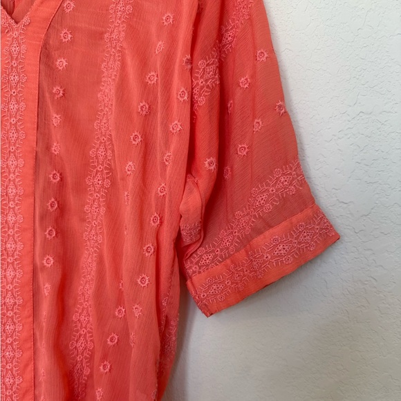 Olive & Oak Coral Sheer Blouse - Picture 4 of 9
